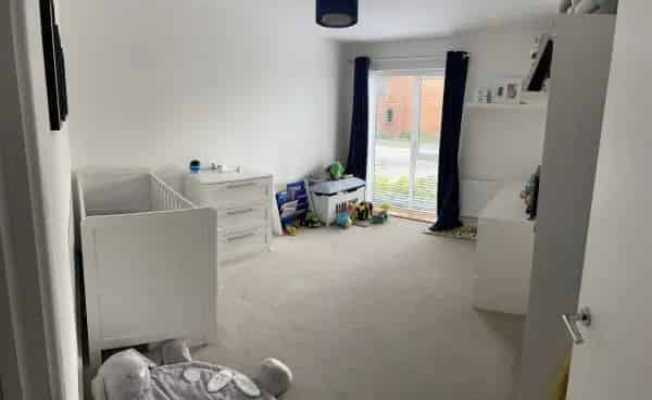 2 Bed Ground Floor Flat Near Park Allocated Parking