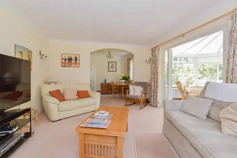 3 Bedroom Chalet Bungalow for Sale Near Horsham Park