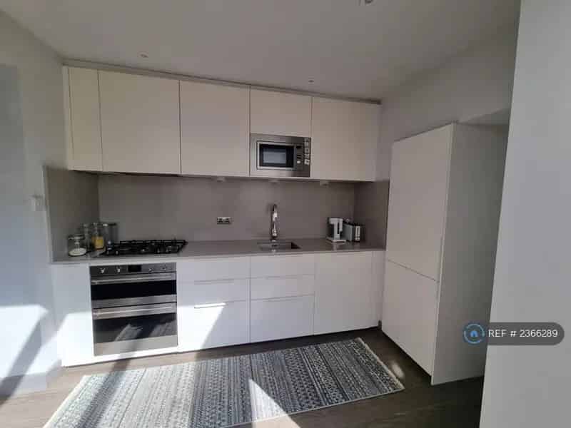2 Bedroom 3 Bathroom Terraced House