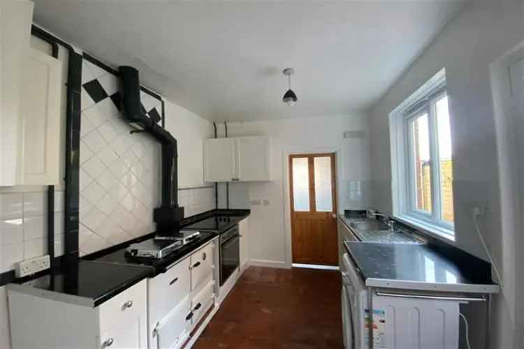 3 Bedroom Terraced House Near Basingstoke Town Centre
