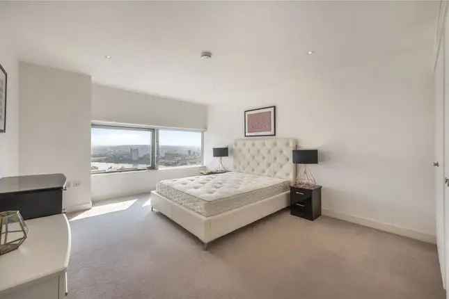 Flat for sale in Landmark East Tower, 24 Marsh Wall E14