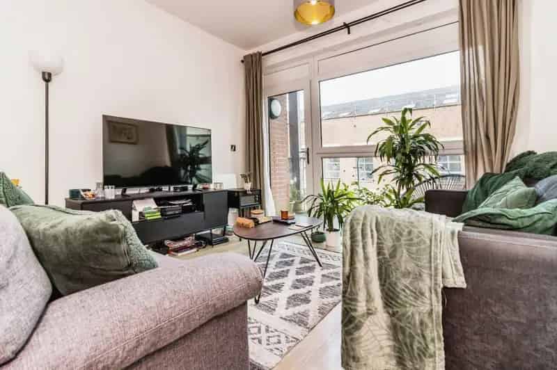 1 Bedroom Flat to Rent Manchester M4 New Islington Modern Apartment