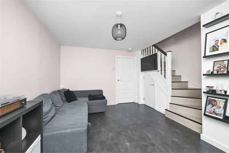 2 Bed House Terraced with 1 Reception Room