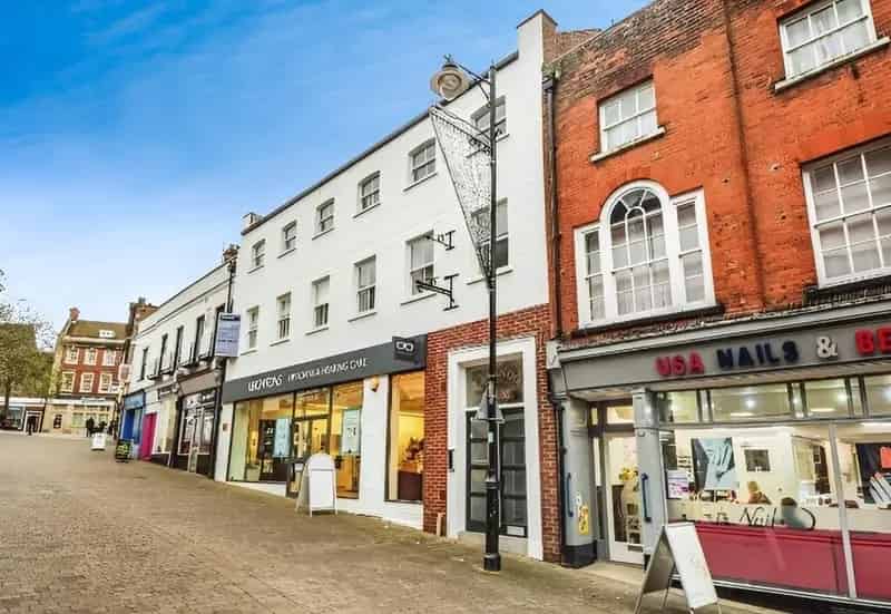 1 Bedroom Apartment for Sale Town Centre
