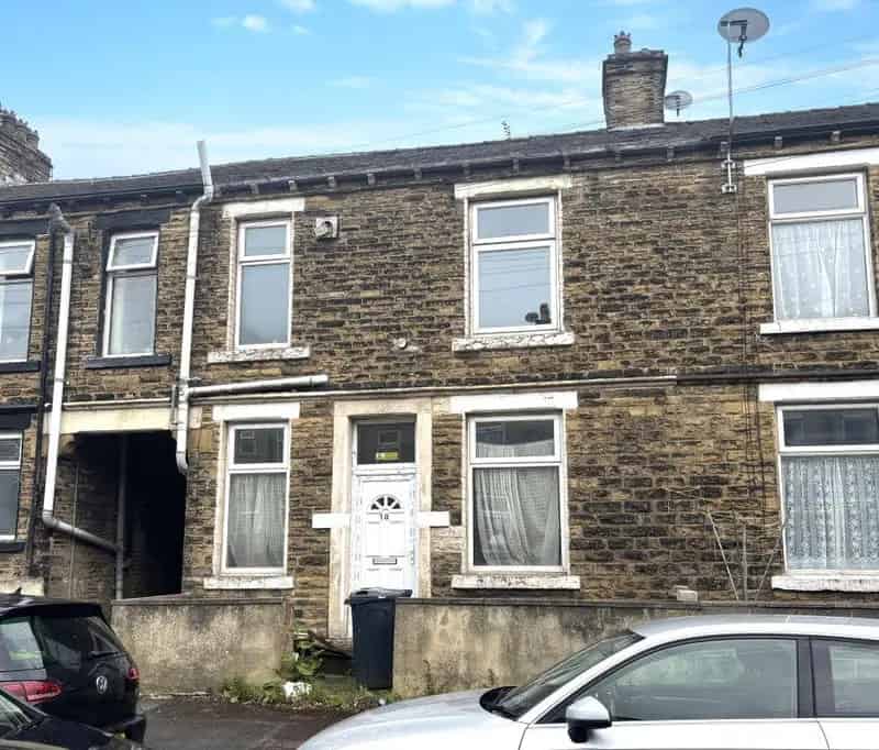 2 Bedroom Terraced House for Sale at Auction