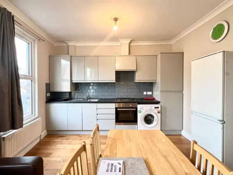 3 Bedroom Duplex Flat To Rent Walthamstow E17