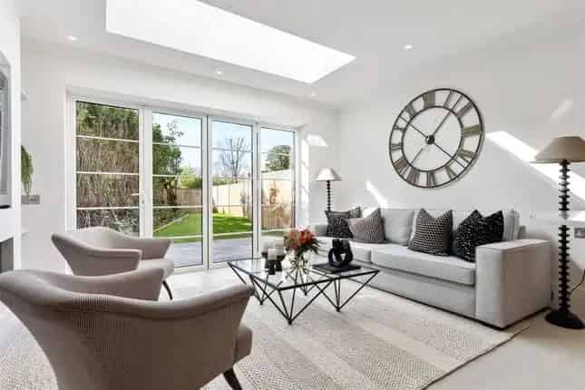 5 Bedroom Detached House for Sale in Hampton TW12
