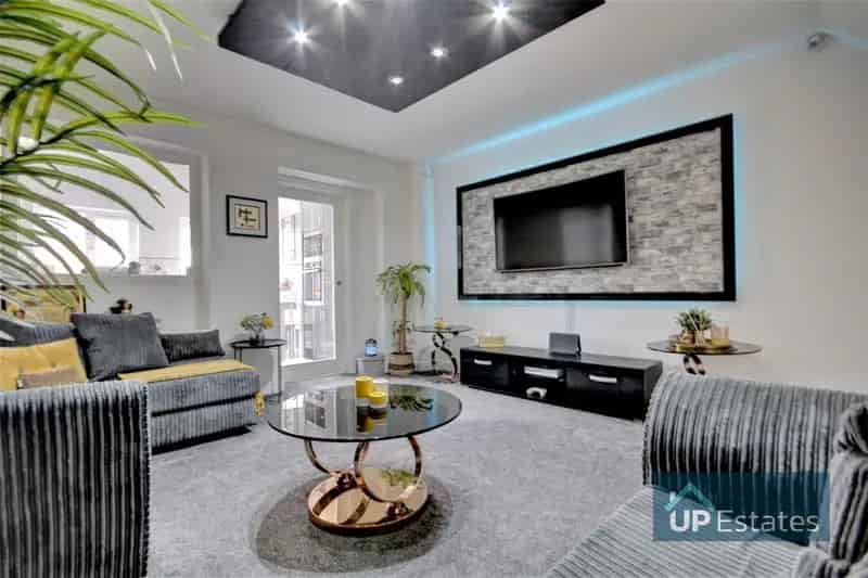 3 Bedroom Terraced House to Rent Renovated Extended Home Two Parking Spaces