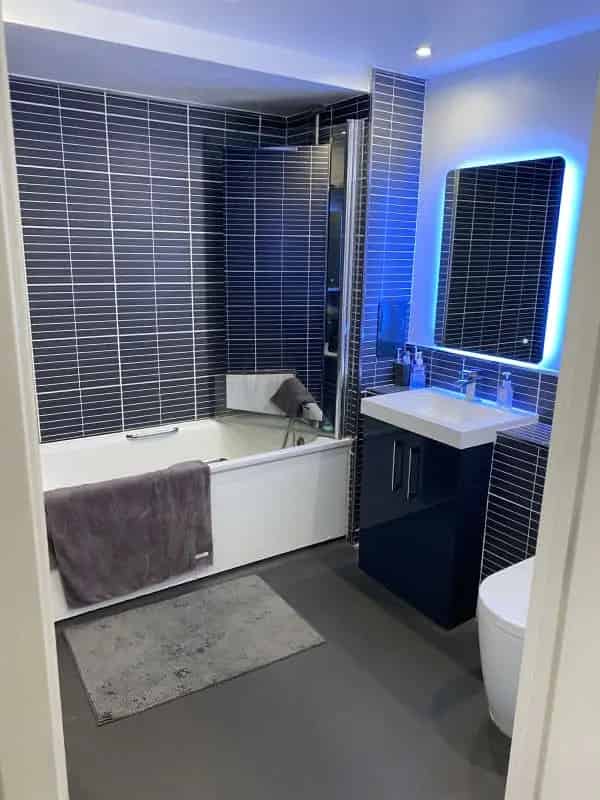 3 Bed Flat North London  Family Home Near Transport Links