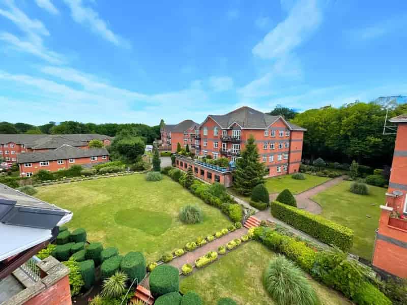 3 Bedroom Flat To Rent