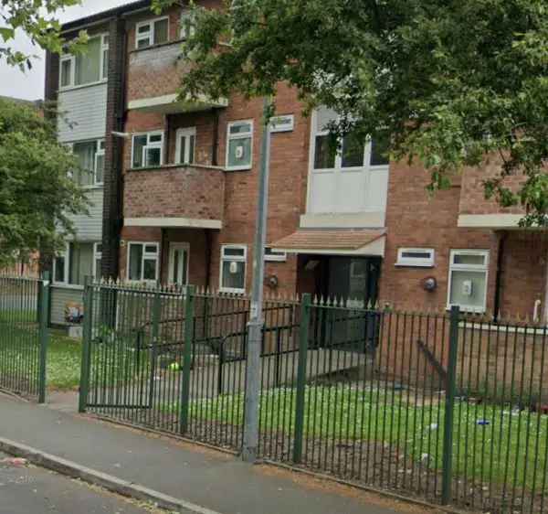 Flat For Rent in Salford, England