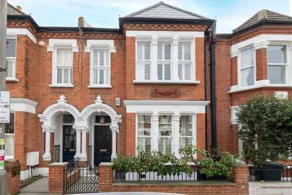 Beautiful Family Home South Facing Garden 5 Beds 2 Baths