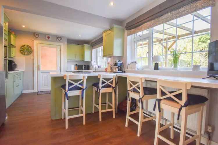 5 Bedroom Detached House for Sale in Bedford