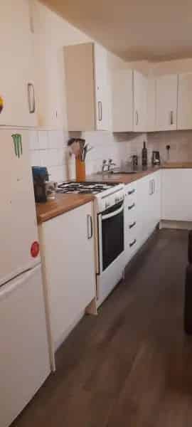 Large 1-Bed GFF Flat Garden Parking Family Home