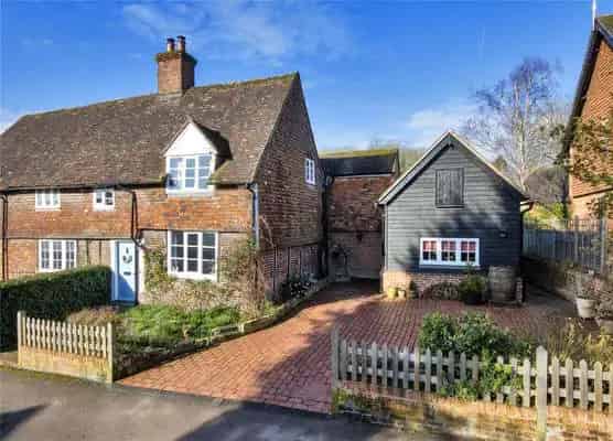 16th Century Grade II Listed Home with Oak-Framed Barn