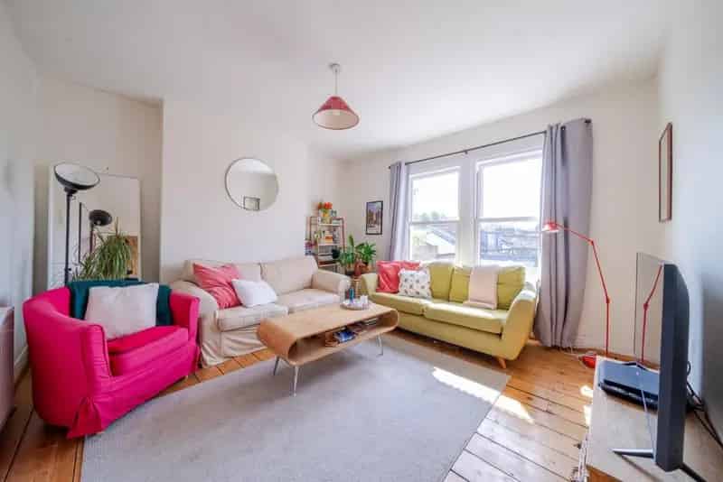 Spacious 2 Double Bedroom Apartment Top Floor Period Building No Onward Chain
