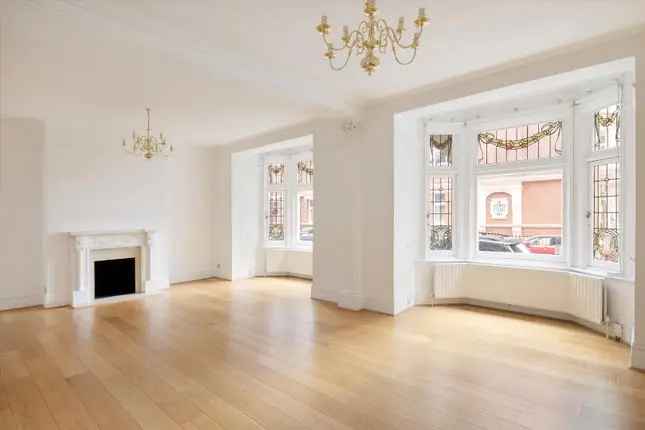 Flat for sale in Iverna Court, London W8