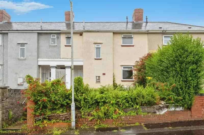 3 Bedroom Mid Terrace House Mayhill Ideal for Families and Investors