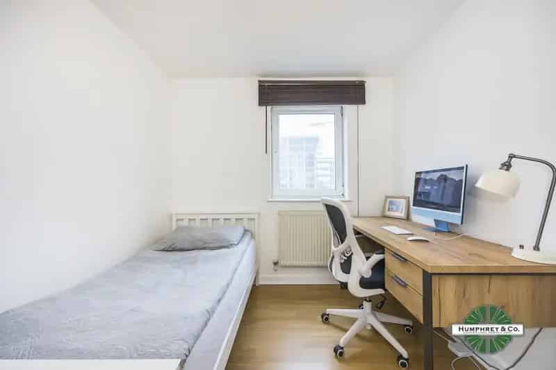 2 Bedroom Flat House to Rent