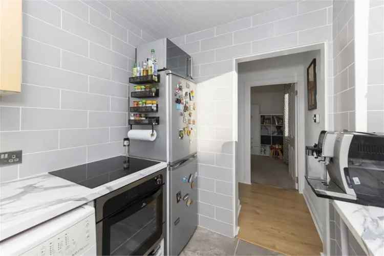 3 Bed Flat Double Upper 2 Reception Rooms Driveway Garden
