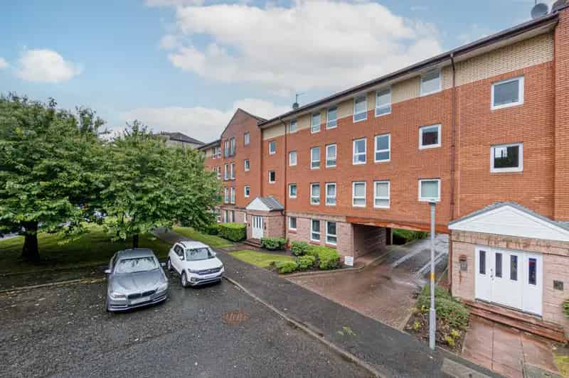 1 Bedroom Flat for Sale in Glasgow Cathcart