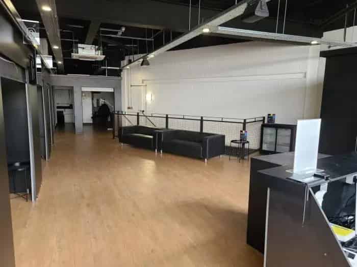 Tanning Salon Space For Rent in Rugby Swan Centre