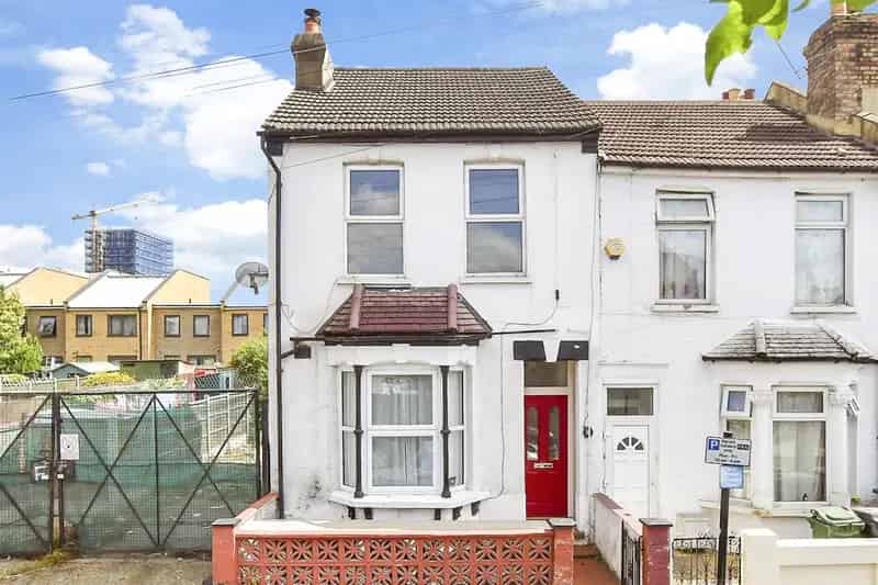1 Bedroom Apartment for Sale in Walthamstow Central