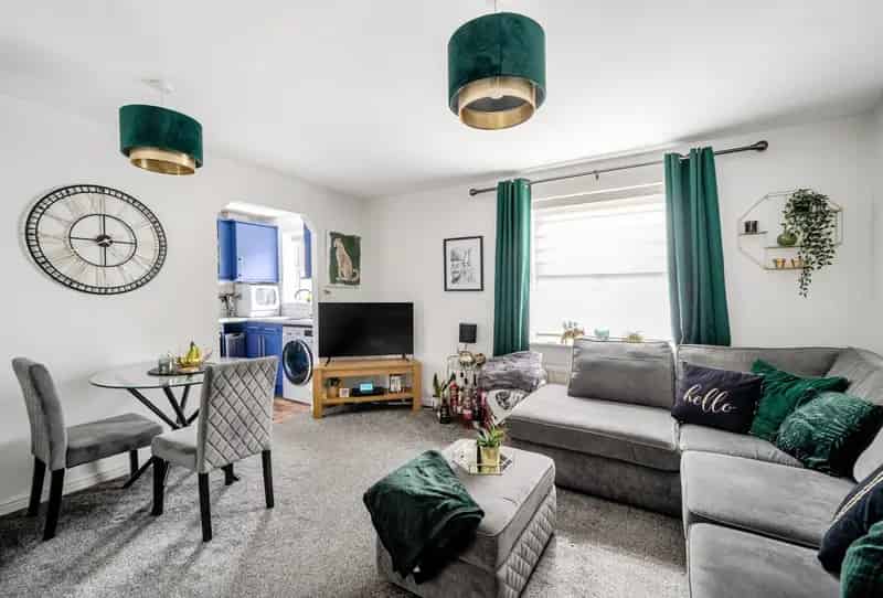 2 Bedroom Flat for Sale in Kingswood South Gloucestershire
