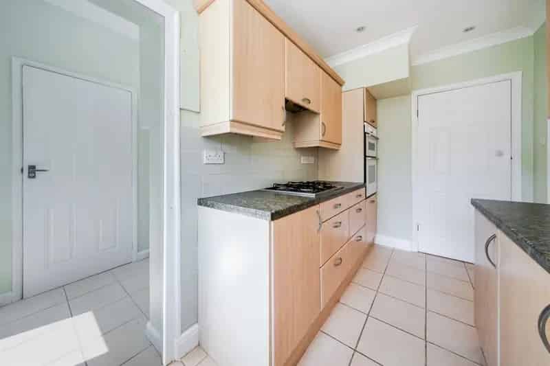 3 Bed 2 Bath Detached House - Modernisation Needed - Sought After Location