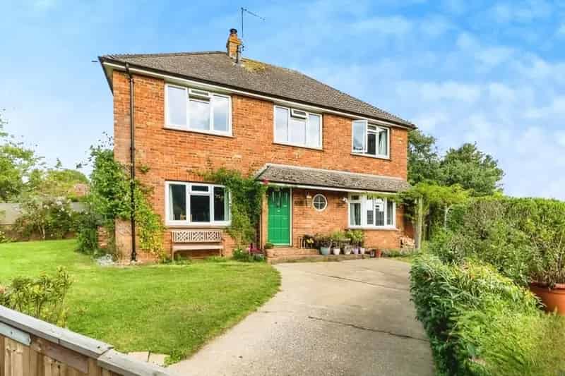 3 Bedroom Detached House for Sale in Little Chart