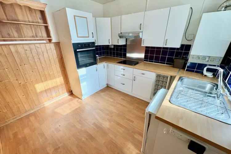 Spacious 4-Bedroom House in Abington Northampton