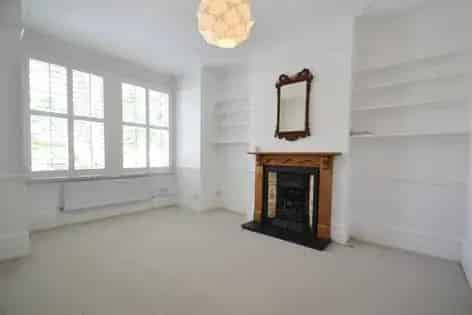 3 Bedroom House 124m² near Barnes Bridge Station London