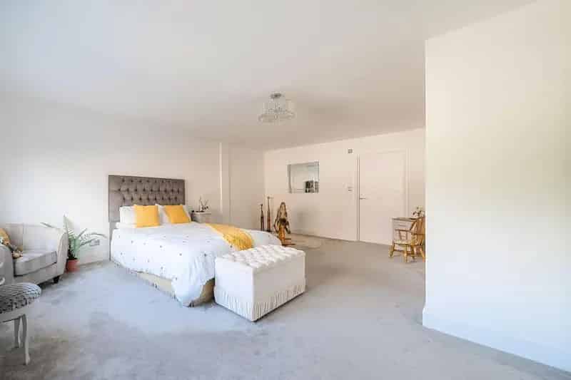 6 Bed Barn Conversion Rutland Panoramic Views