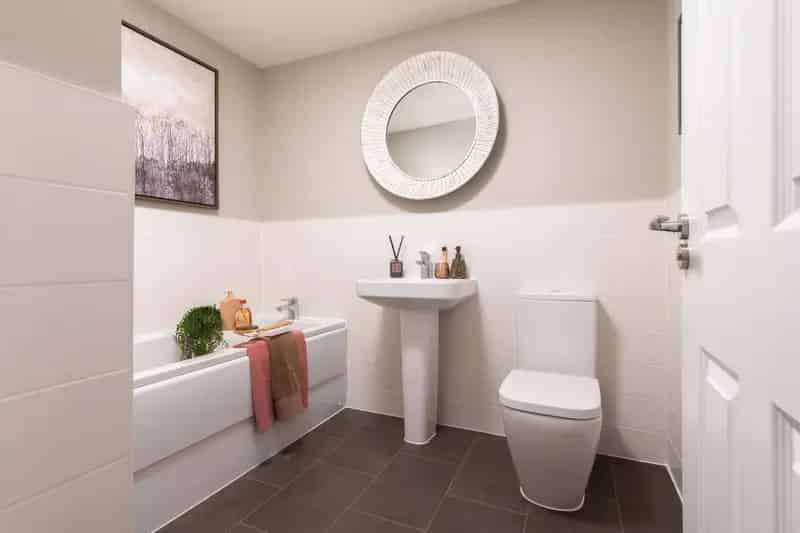 4 Bed House for Sale: Move-in Ready Family Home