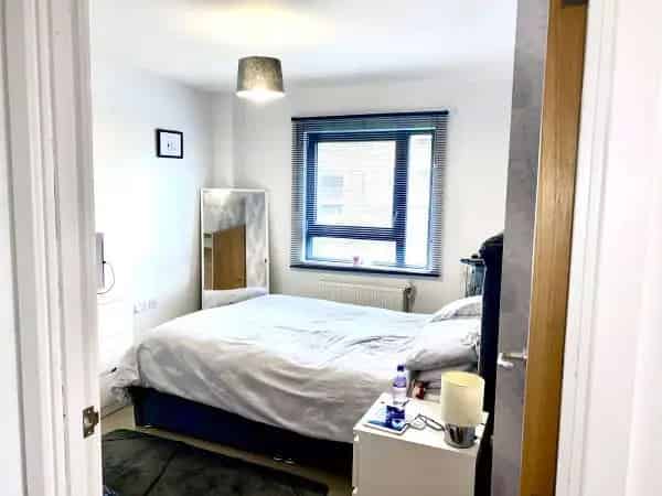 2 Bed New Build Flat with Balcony and Parking Near Schools