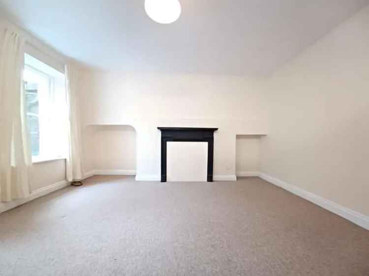 Spacious 1 Bedroom Basement Apartment Near City Centre