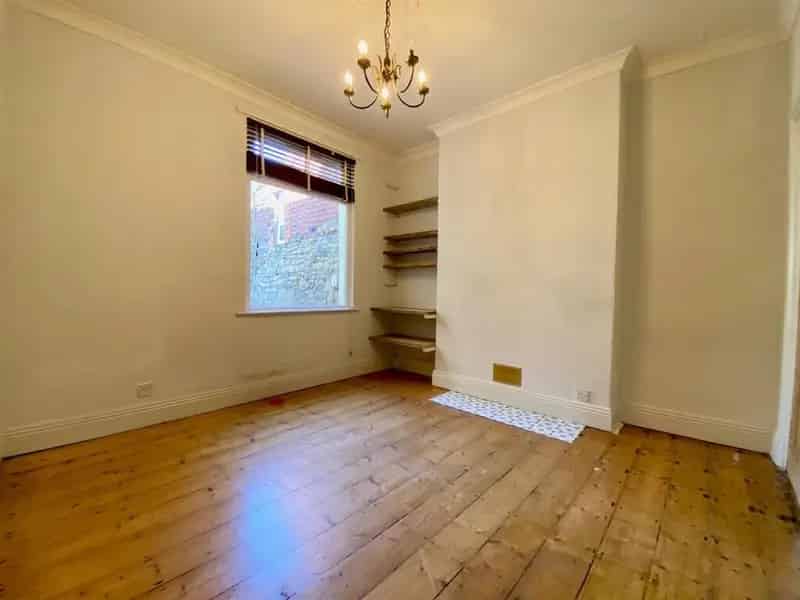 2 Bedroom Victorian Terrace House - Totterdown