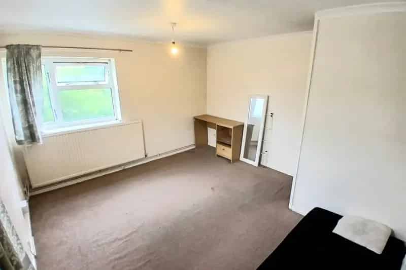 Studio Apartment Near Stevenage Town Centre Zero Deposit Available