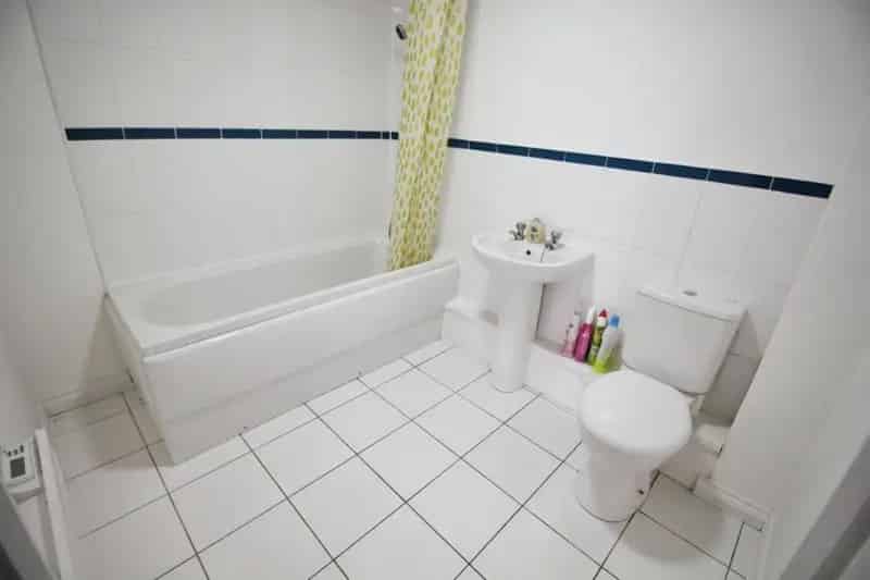 2 Bed 2 Bath Modern Apartment for Sale in Wythenshawe