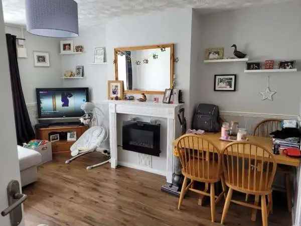 Flat For Rent in Dartford, England