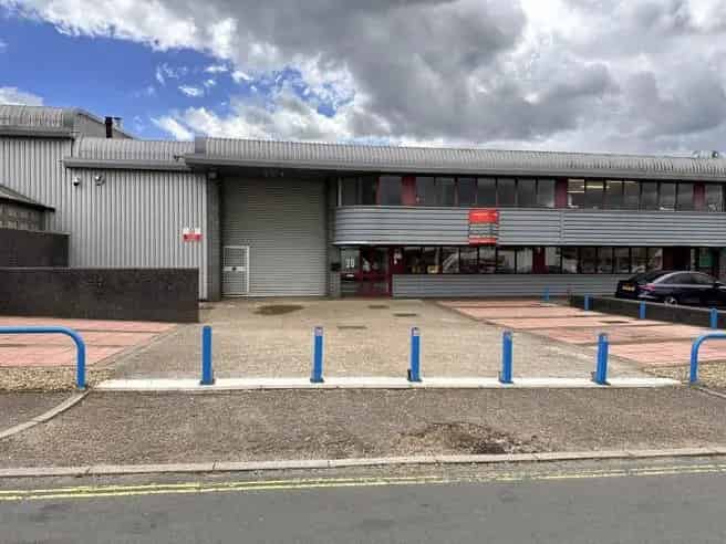 Modern Mid Terrace Unit with Warehouse and Office Space