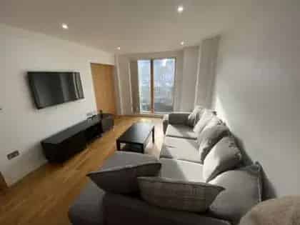 2 Bed Furnished Apartment Vantage Quay Manchester