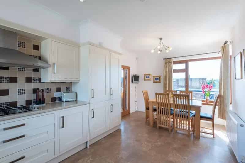 Four Bedroom Bungalow For Sale in Broughty Ferry