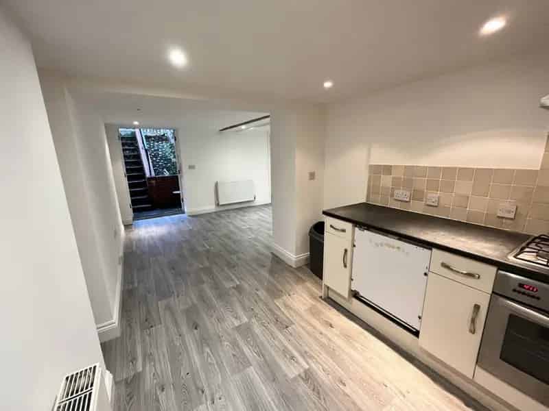 1 Bedroom Flat To Rent Available 10062025