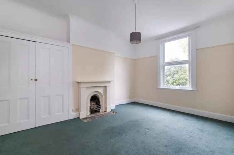 3 Bedroom Flat for Sale in Brixton
