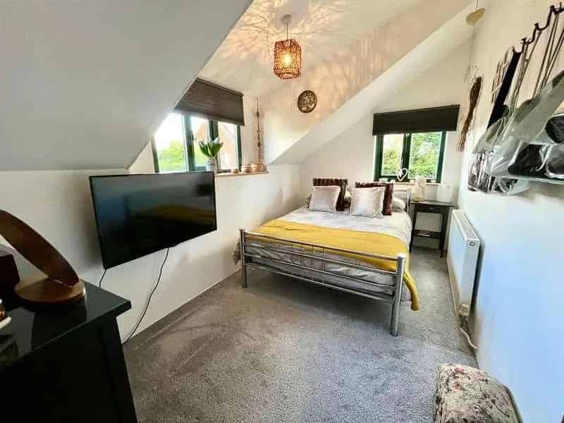 4 Bed Detached Grade II Listed Cottage