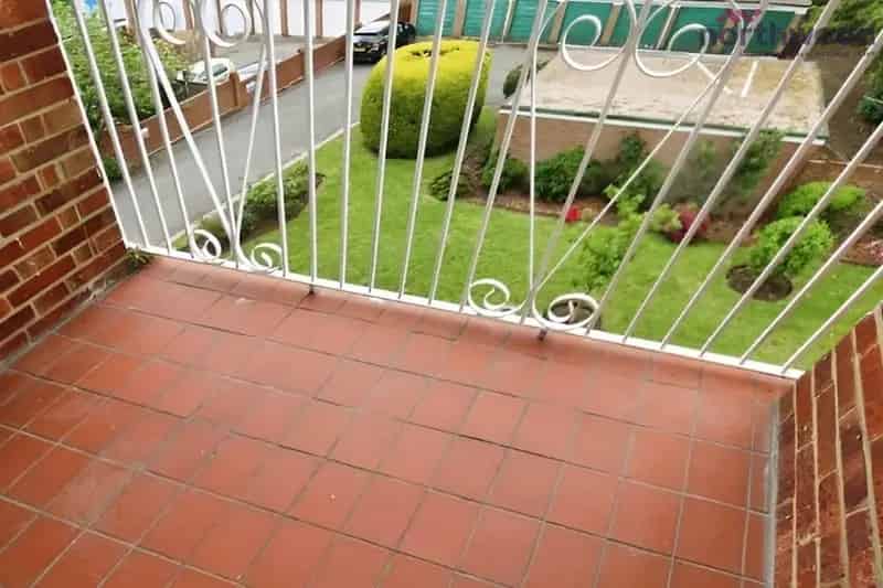 Spacious 2-Bed Flat with Parking and Garden
