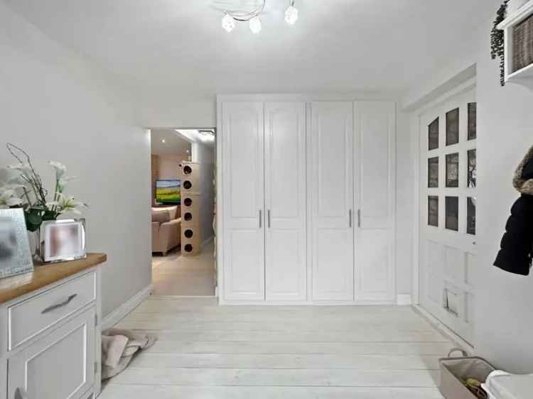 2 Bedroom Detached House For Sale