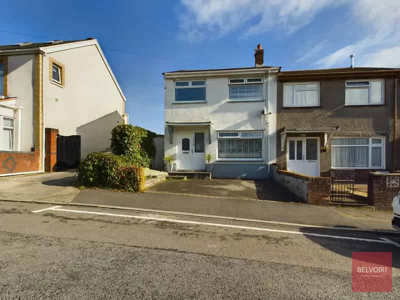 Three Bedroom House in Cwmdu Swansea