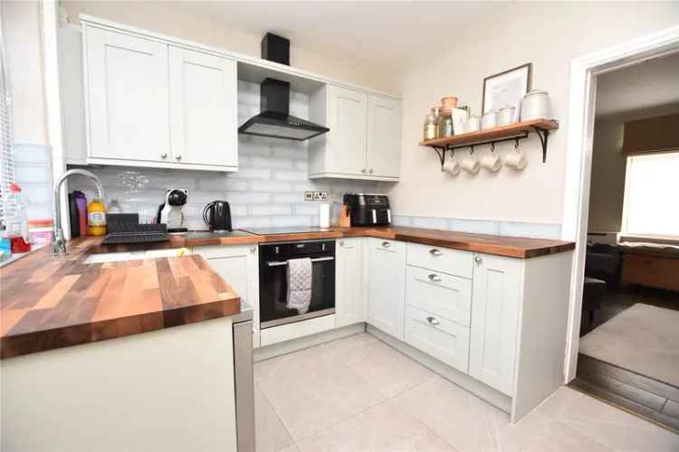 Crossgates End Terraced House Two Double Bedrooms Modern Kitchen